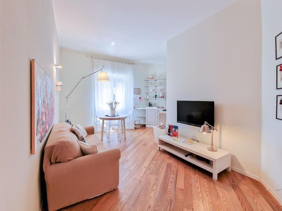 Charme On The River - City Center Apartment Verona Exterior photo